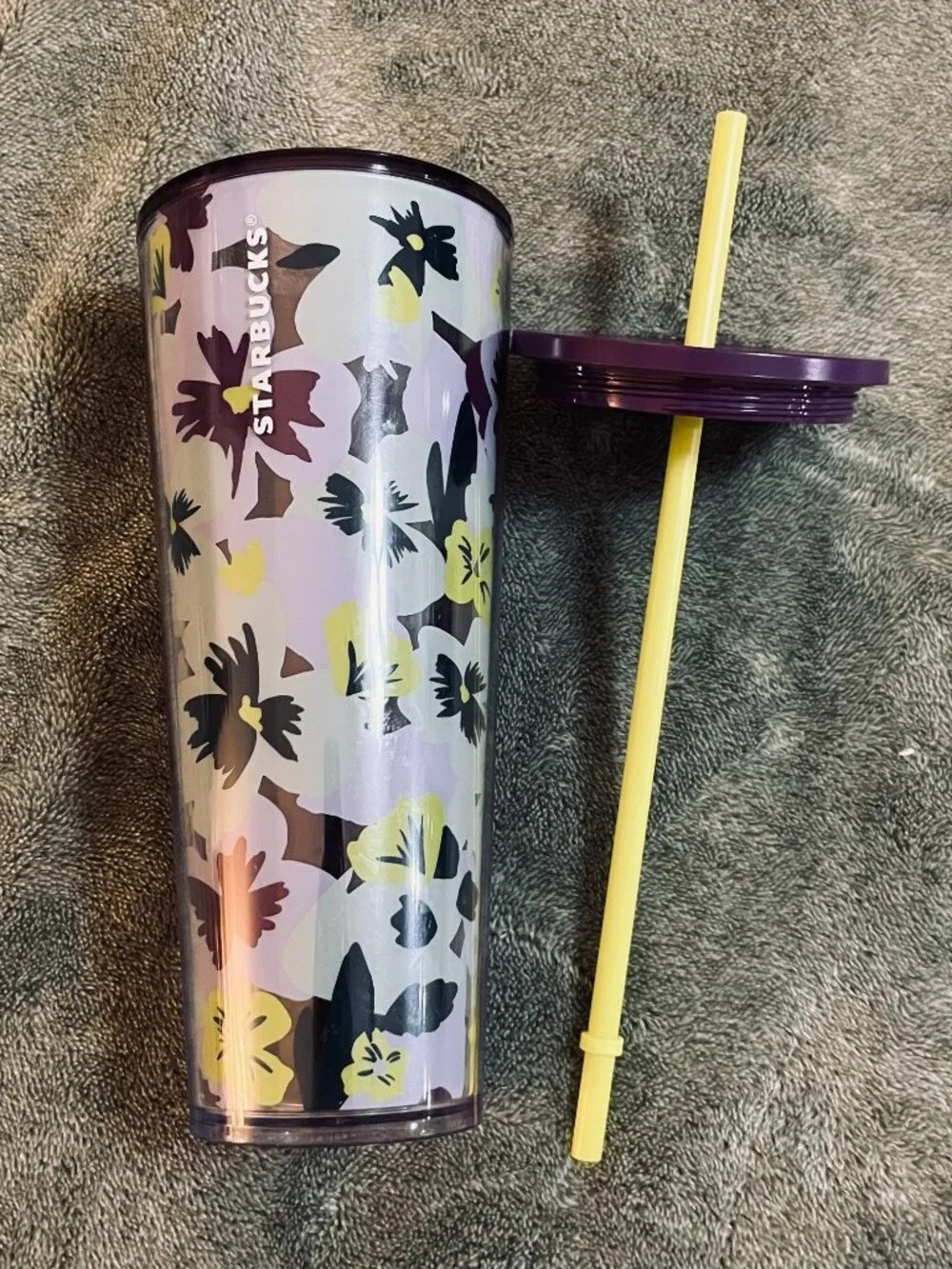 Starbucks 2021 Valentines Pansy Cold Tumbler Venti 24oz lilac green lid straw